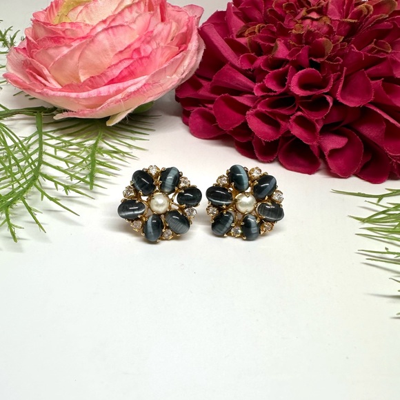 Jewelry - NEW⚜️Gray Moonstone & Pearl Earrings